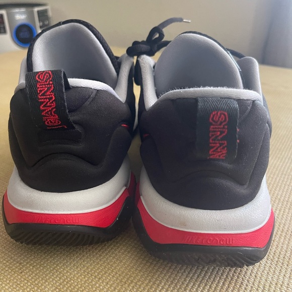 Nike Giannis size 10. used nice condition.. - Picture 3 of 5